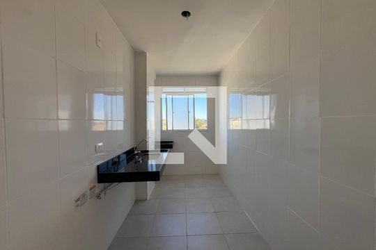 Cozinha de apartamento para alugar com 2 quartos, 50m² em Tijuca, Belo Horizonte