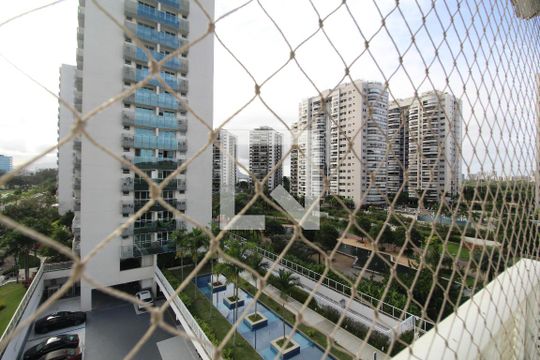 Sala - Vista de apartamento para alugar com 2 quartos, 80m² em Barra Olímpica, Rio de Janeiro