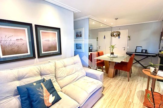 Sala de apartamento para alugar com 2 quartos, 59m² em Picanço, Guarulhos