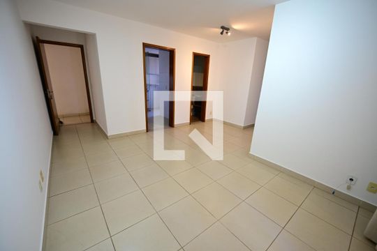 Apartamento à venda com 3 quartos, 81m² em Serrinha, Goiânia