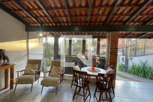 Casa para alugar com 3 quartos, 120m² em Jardim Mauá, Novo Hamburgo