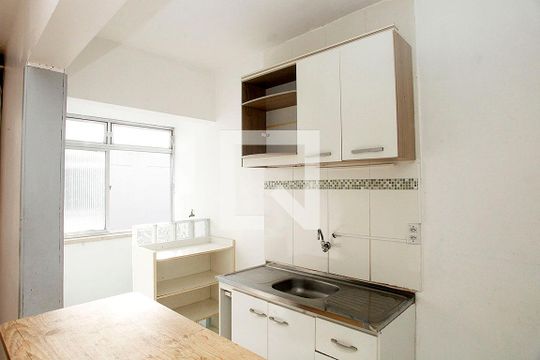 Cozinha/Área de serviço de apartamento para alugar com 1 quarto, 46m² em Menino Deus, Porto Alegre