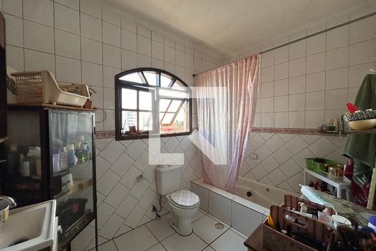 Banheiro da Suíte 1 de casa à venda com 3 quartos, 240m² em Vila Santana, São Paulo