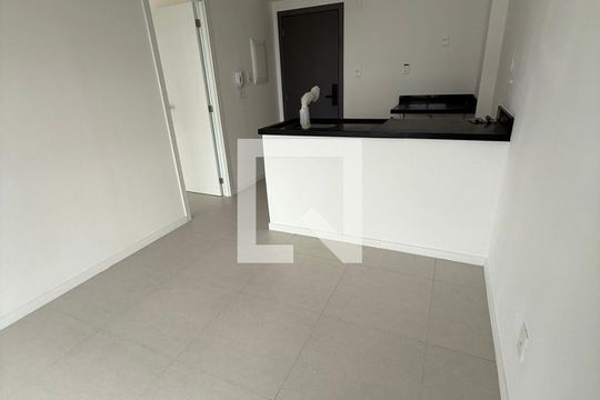 Sala/Cozinha de kitnet/studio para alugar com 1 quarto, 39m² em Jaguaribe, Salvador