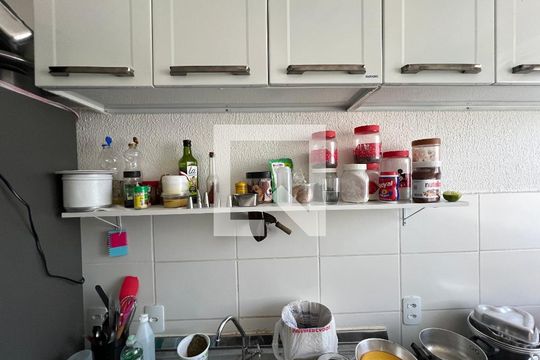 Apartamento à venda com 2 quartos, 42m² em Caiapos, Contagem
