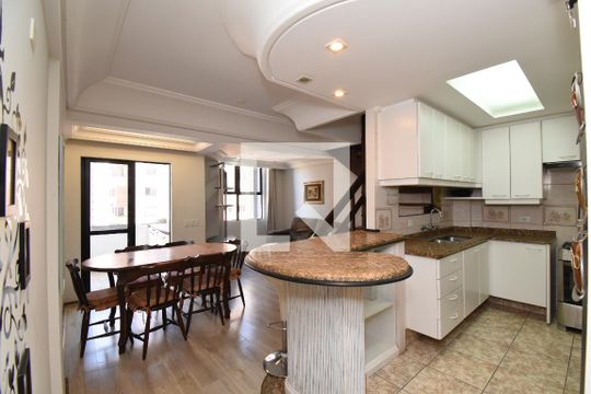 Sala de apartamento para alugar com 1 quarto, 109m² em Cabral, Curitiba