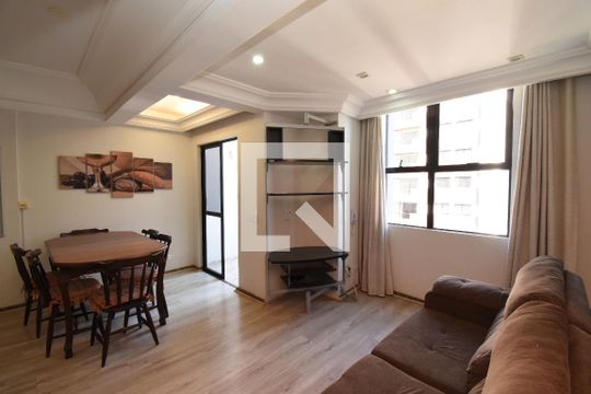 Sala de apartamento para alugar com 1 quarto, 109m² em Cabral, Curitiba