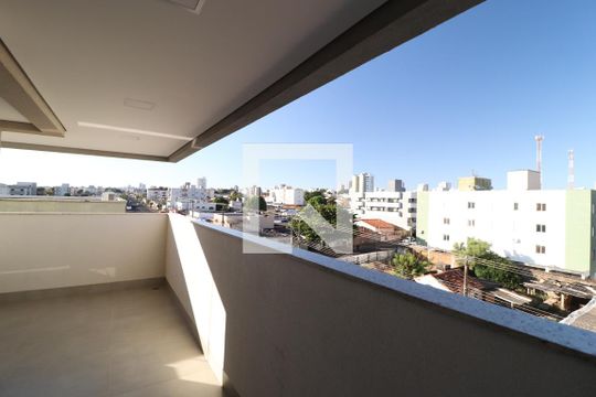 Varanda de apartamento para alugar com 3 quartos, 82m² em Santa Mônica, Uberlândia