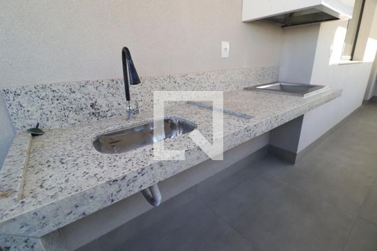 Varanda de apartamento para alugar com 3 quartos, 82m² em Santa Mônica, Uberlândia