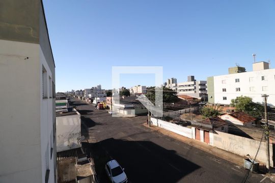 Vista de apartamento para alugar com 3 quartos, 82m² em Santa Mônica, Uberlândia