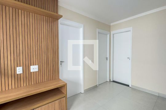 Sala de apartamento para alugar com 2 quartos, 44m² em Várzea de Baixo, São Paulo