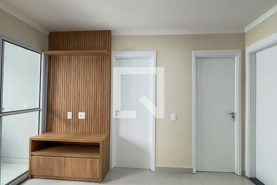 Sala de apartamento para alugar com 2 quartos, 44m² em Várzea de Baixo, São Paulo