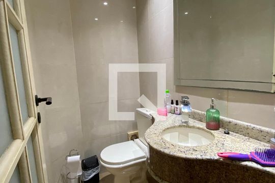 Lavabo de casa de condomínio para alugar com 3 quartos, 156m² em Jardim Rosa Maria, São Paulo