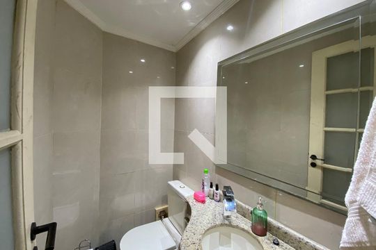 Lavabo de casa de condomínio para alugar com 3 quartos, 156m² em Jardim Rosa Maria, São Paulo