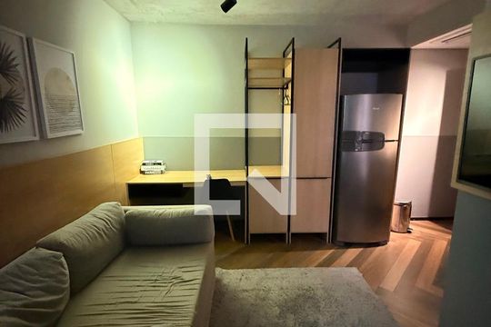 Sala/Quarto de apartamento à venda com 1 quarto, 28m² em Itaim Bibi, São Paulo