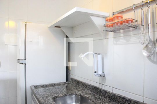 Cozinha - Armários de apartamento para alugar com 1 quarto, 40m² em Jardim Excelcior, Cabo Frio