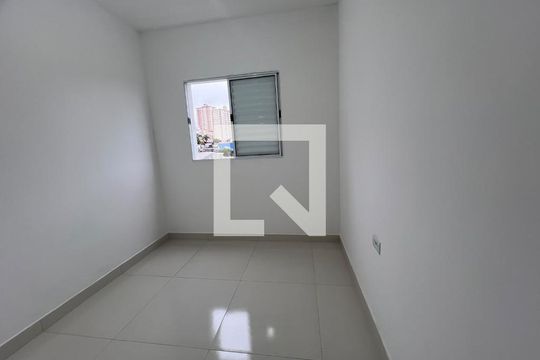 Quarto de apartamento para alugar com 2 quartos, 47m² em Jardim Santa Lidia, Mauá
