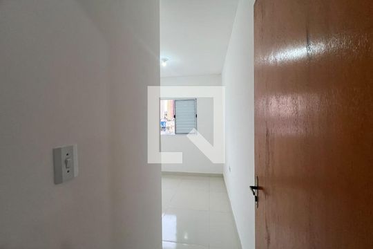 Quarto de apartamento para alugar com 2 quartos, 47m² em Jardim Santa Lidia, Mauá