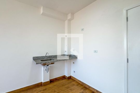 Sala, Cozinha e Área de Serviço de apartamento para alugar com 2 quartos, 42m² em Vila das Belezas, São Paulo