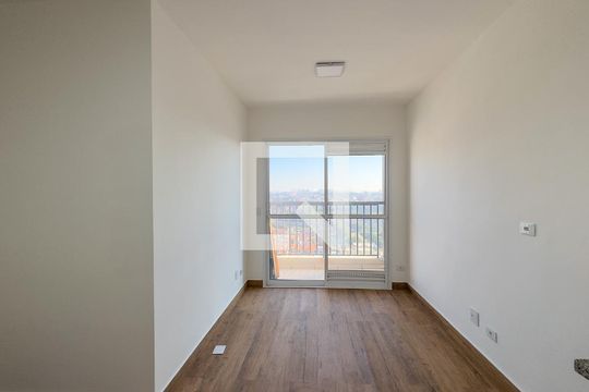 Sala, Cozinha e Área de Serviço de apartamento para alugar com 2 quartos, 42m² em Vila das Belezas, São Paulo