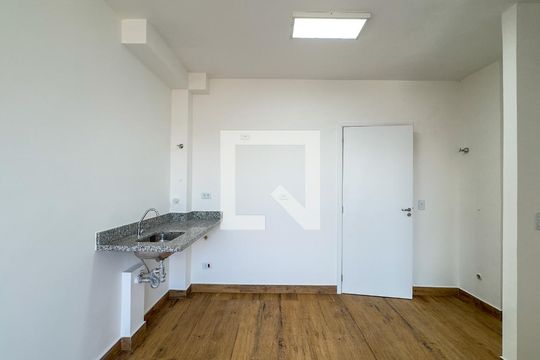 Sala, Cozinha e Área de Serviço de apartamento para alugar com 2 quartos, 42m² em Vila das Belezas, São Paulo