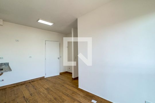 Sala, Cozinha e Área de Serviço de apartamento para alugar com 2 quartos, 42m² em Vila das Belezas, São Paulo
