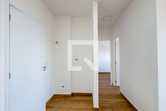 Sala, Cozinha e Área de Serviço de apartamento para alugar com 2 quartos, 42m² em Vila das Belezas, São Paulo