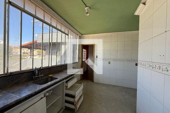 Cozinha de casa à venda com 4 quartos, 360m² em Pindorama, Belo Horizonte