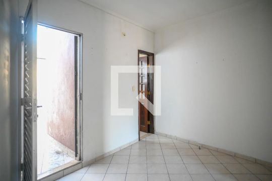 Sala 2 de casa para alugar com 2 quartos, 100m² em Vila Moraes, São Paulo