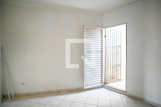 Sala 2 de casa para alugar com 2 quartos, 100m² em Vila Moraes, São Paulo