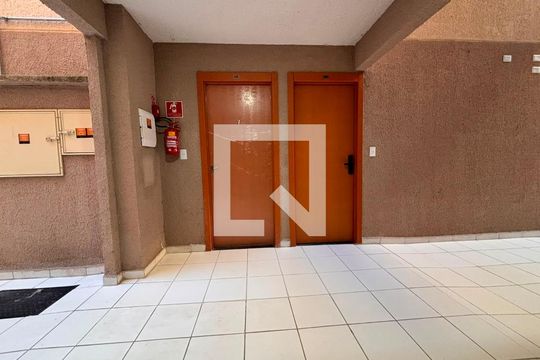 Condomínio de apartamento para alugar com 2 quartos, 48m² em Granja Viana, Cotia