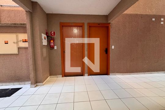 Condomínio de apartamento para alugar com 2 quartos, 48m² em Granja Viana, Cotia