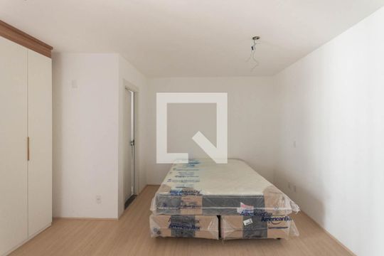 Studio de kitnet/studio à venda com 0 quarto, 32m² em Santo Cristo, Rio de Janeiro