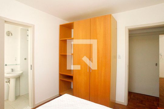 Quarto 1 Suíte de apartamento para alugar com 2 quartos, 69m² em Higienópolis, Porto Alegre
