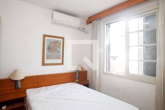 Quarto 1 Suíte de apartamento para alugar com 2 quartos, 69m² em Higienópolis, Porto Alegre