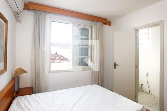 Quarto 1 Suíte de apartamento para alugar com 2 quartos, 69m² em Higienópolis, Porto Alegre