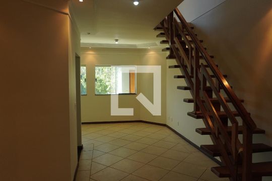 Sala 1 de casa para alugar com 4 quartos, 232m² em Jardim Acapulco, São Carlos