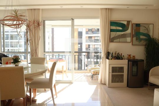 Sala de apartamento à venda com 3 quartos, 134m² em Alto da Lapa, São Paulo