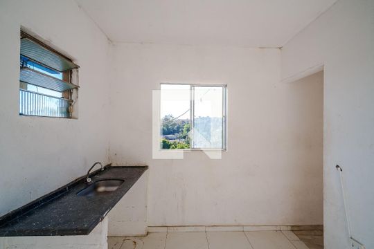 Cozinha de casa para alugar com 1 quarto, 35m² em Jardim Paulo Vi, São Paulo