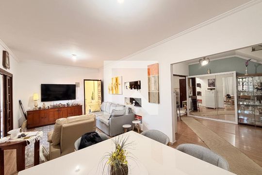 Sala de casa à venda com 3 quartos, 262m² em Jardim Caçula, Jundiaí
