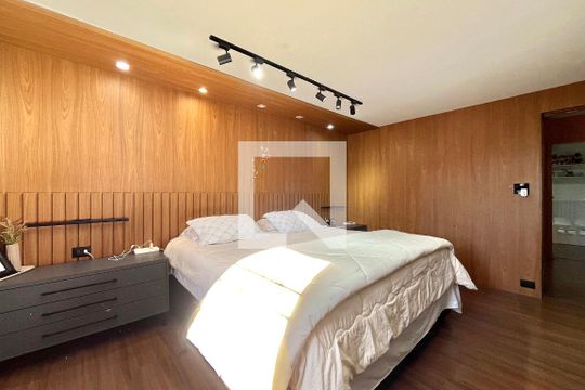 Suite 1 de casa à venda com 3 quartos, 500m² em Jabaquara, São Paulo