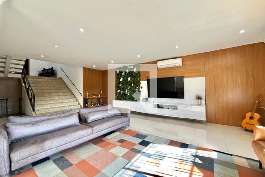 Sala de casa à venda com 3 quartos, 500m² em Jabaquara, São Paulo