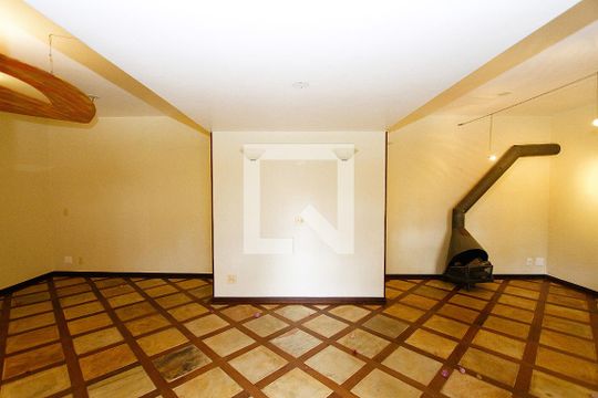 Sala de casa à venda com 4 quartos, 250m² em Buritis, Belo Horizonte