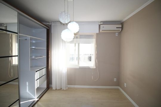 Quarto 1 de apartamento à venda com 1 quarto, 42m² em Passo D’areia, Porto Alegre