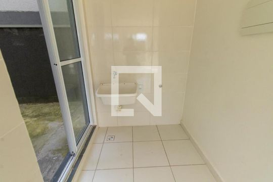 Sala/Cozinha de apartamento para alugar com 2 quartos, 44m² em Lamenha Grande, Curitiba