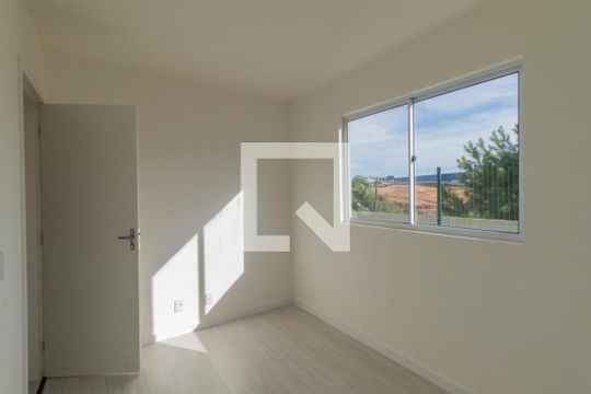Quarto 1 de apartamento para alugar com 2 quartos, 44m² em Lamenha Grande, Curitiba