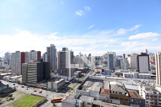 Vista da Sala/Cozinha de apartamento para alugar com 1 quarto, 35m² em Centro, Curitiba
