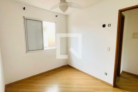 Quarto 2 de casa de condomínio para alugar com 3 quartos, 91m² em Jardim Isis, Cotia