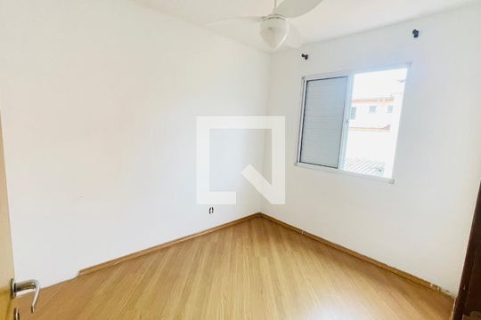 Quarto 1 de casa de condomínio para alugar com 3 quartos, 91m² em Jardim Isis, Cotia