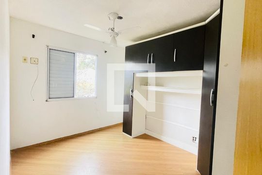 Quarto 1 de casa de condomínio para alugar com 3 quartos, 91m² em Jardim Isis, Cotia